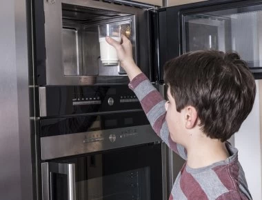 Έξι φαγητά που δεν πρέπει να ζεσταίνετε στον φούρνο μικροκυμάτων